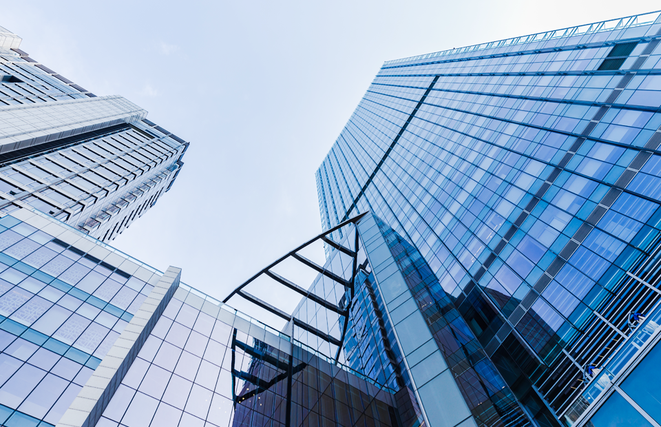 致力協助企業開通中國大陸、香港、澳門等具發展潛力的經濟之路。