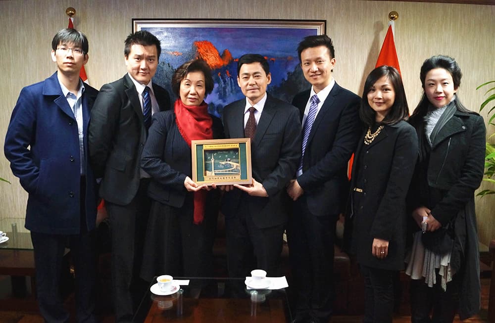 中華人民共和國駐加拿大總領事薛冰先生會見李金戀會長一行